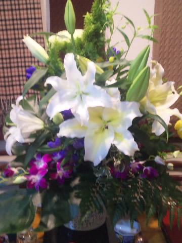 お盆のお供え花をご用意しました！残暑見舞い、納涼、お供えのアレンジメント受付中です！