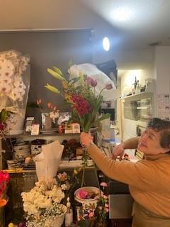 春のお花がいろいろ入荷して　寒い日が続きますが少しずつ忙しい３月に。